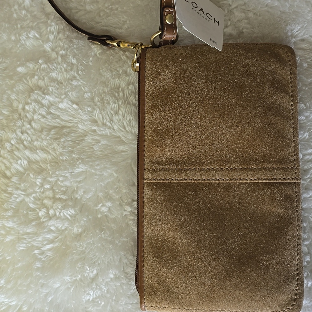 NWT Coach Grommets Suede Wristlet Or Clutch CAMEL🐫Color SO SOFT🤤🤤🤤 - Picture 7 of 11